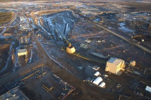 Wet-tar-sands-537x358